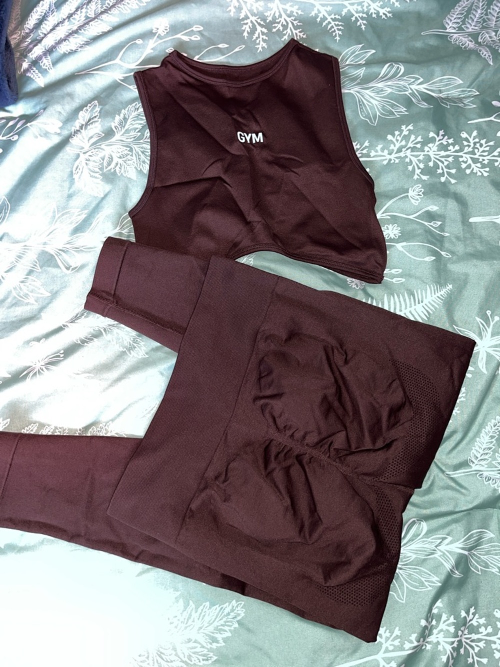 GYM Black Seamless Workout Set - Crop Tank & High-Waist Leggings